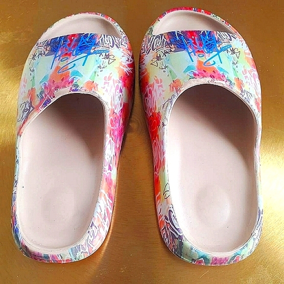 Classic Unisex Fashionable Slide Slippers  Designer Slippers Size 38 🌴 - Picture 2 of 7